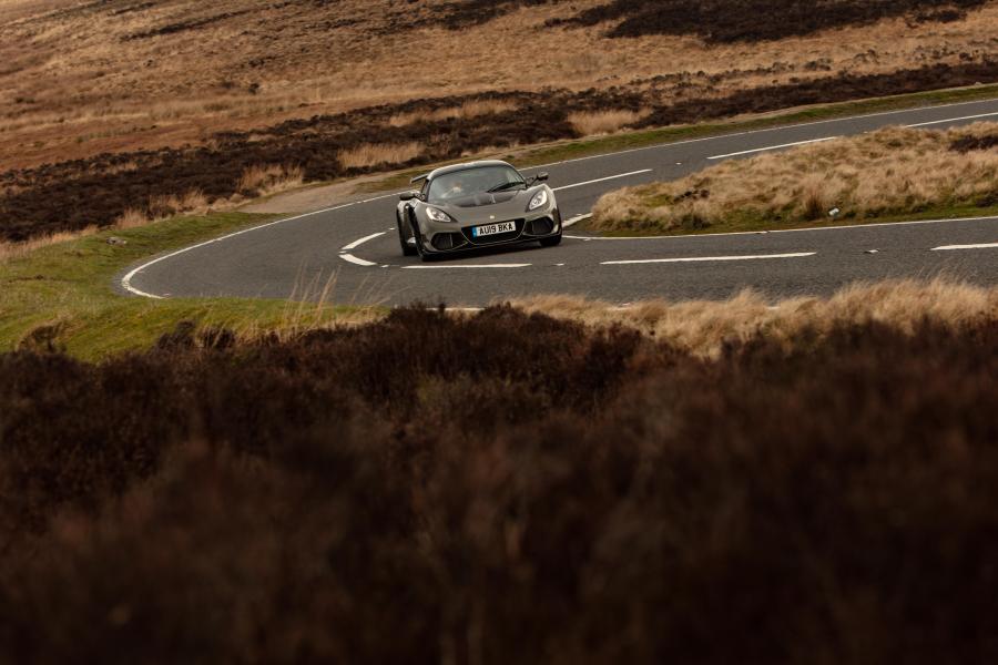 Lotus Exige Sport 410 2018 года  (UK) (фото 3 из 45)